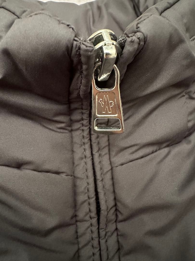 モンクレール　CERCES ライトダウンベスト　サイズ2