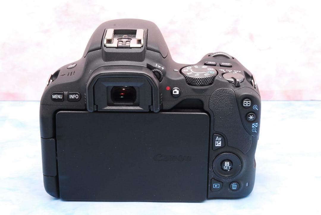 キャノン kiss X9☆一眼レフカメラ☆手ぶれ補正標準＆超望遠☆スマホ転送