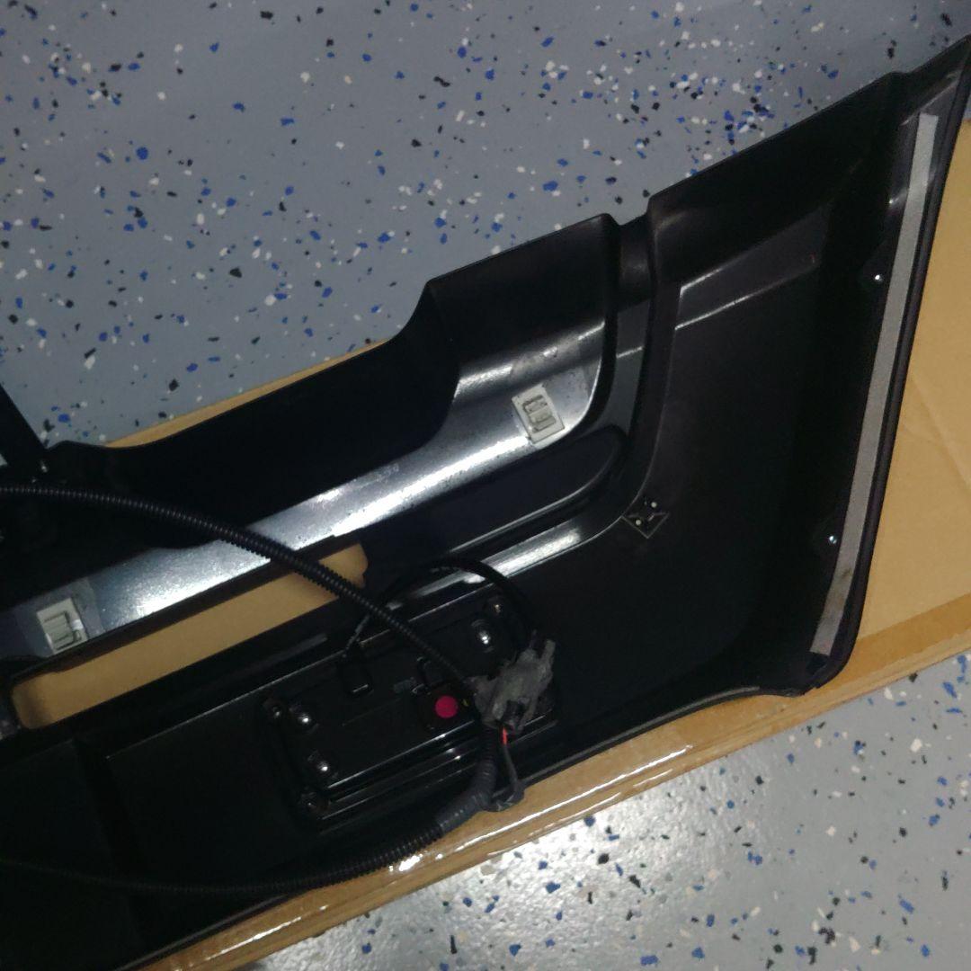 ゆってぃー様購入GR スポイラー　デイライト　ハイエース