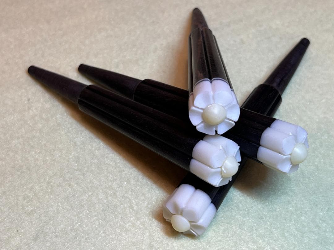 kaz009tatti　沖縄三線用　黒檀カラクイ　梅型