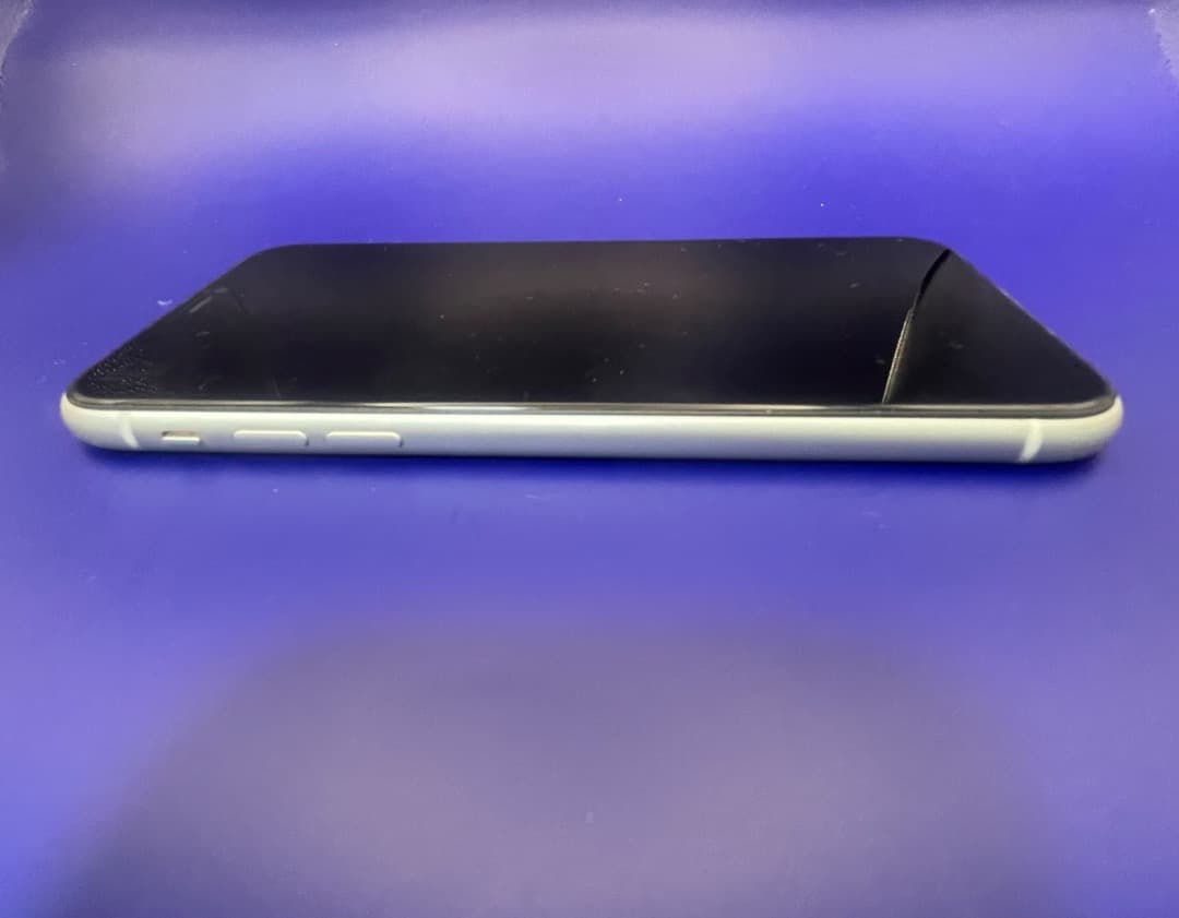 美品✨　iPhone 11 128GB ホワイト　バッテリー新品100％