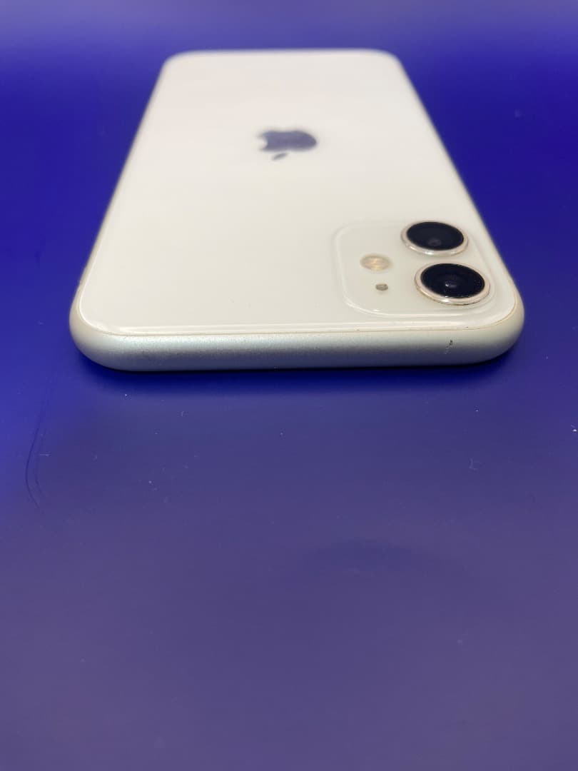 美品✨　iPhone 11 128GB ホワイト　バッテリー新品100％