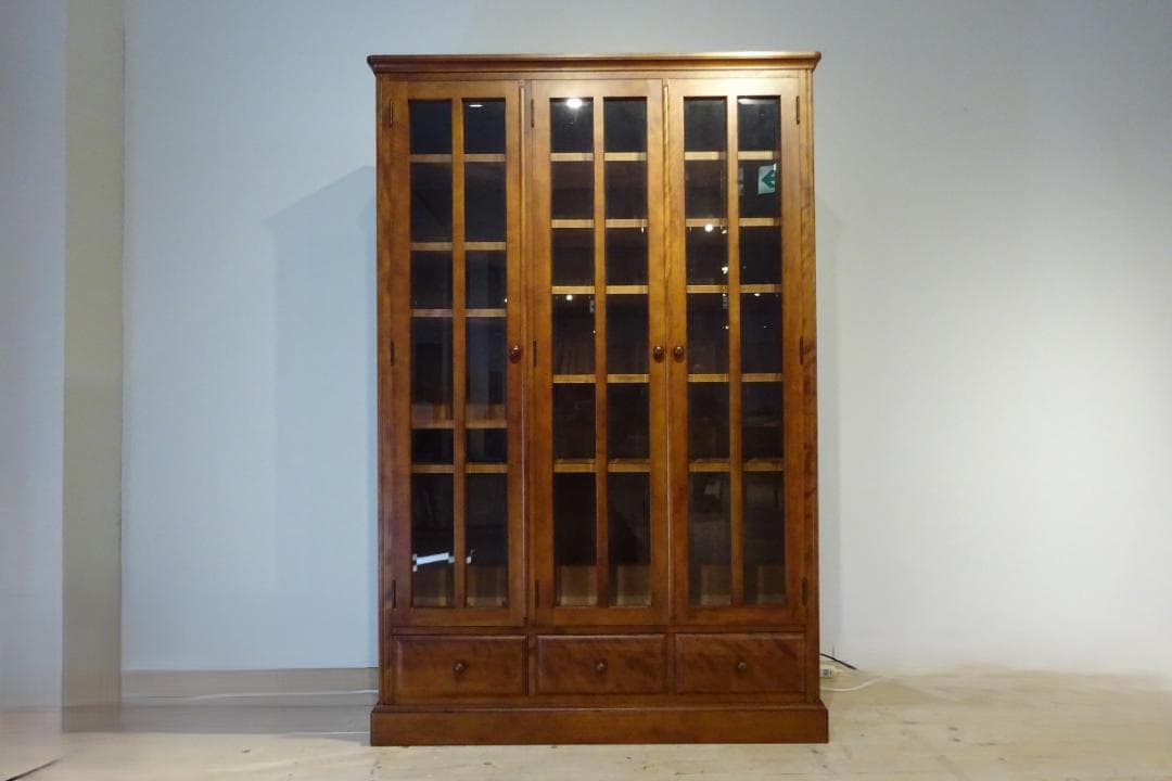 北海道　旭川家具　和光　書棚　本棚　キャビネット　樺無垢材　民芸家具　美品