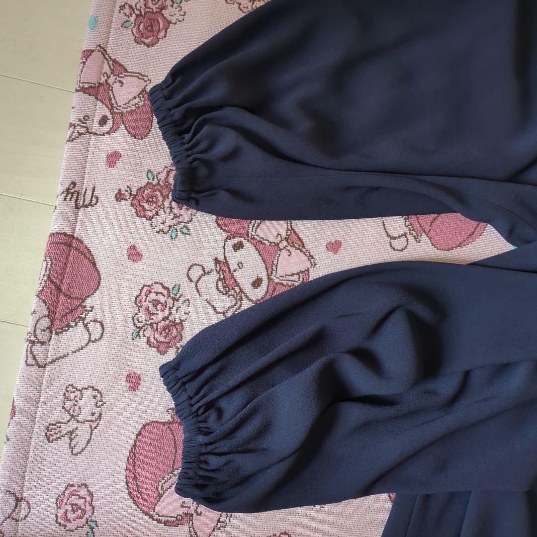 美品　2024 アセテートバックサテンジョーゼットワンピース　ネイビー