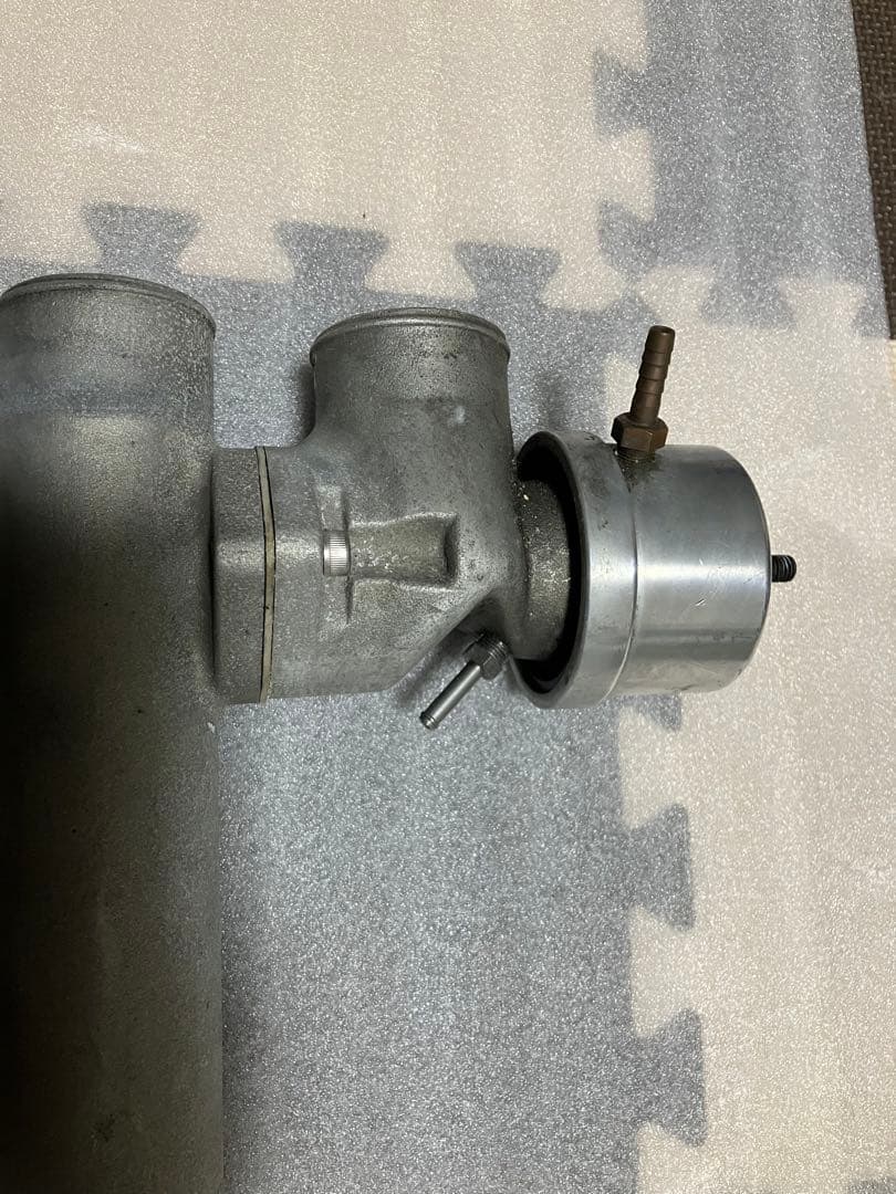 トラスト　ブローオフバルブ　タイプRかな？