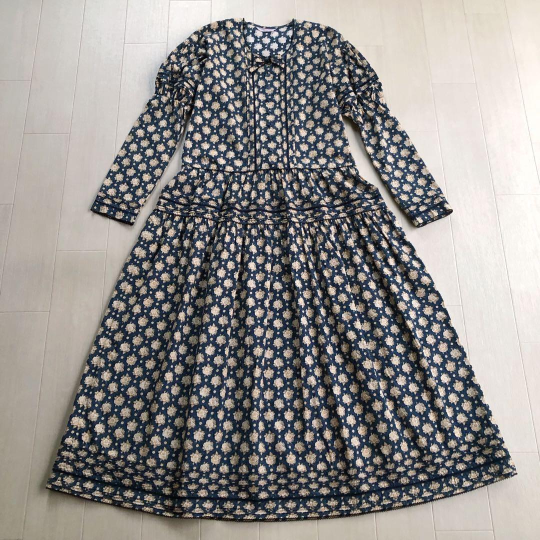 ワンダフルワールド 花柄 ピンタック マトンスリーブ 紺色 ワンピース