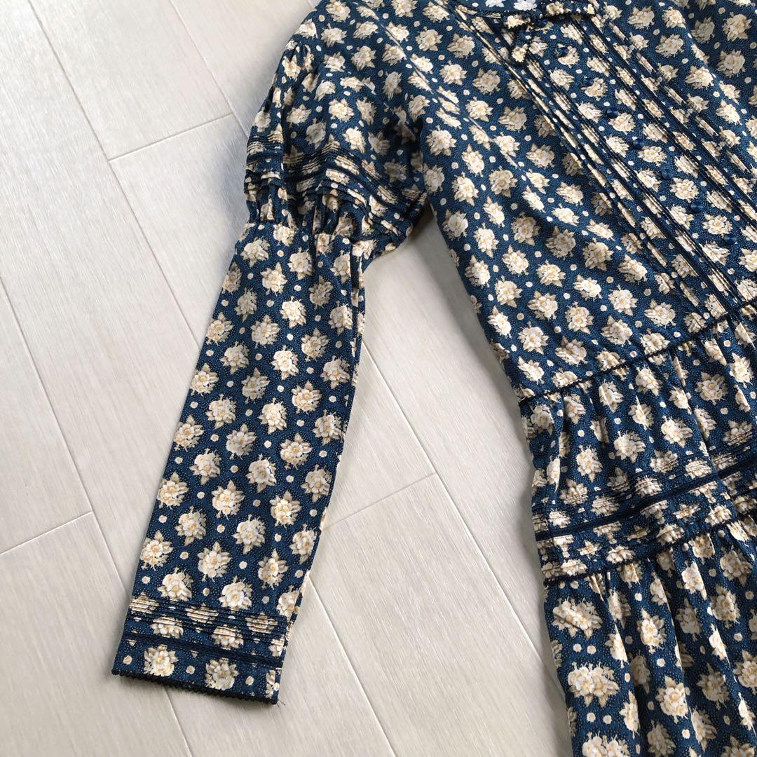 ワンダフルワールド 花柄 ピンタック マトンスリーブ 紺色 ワンピース