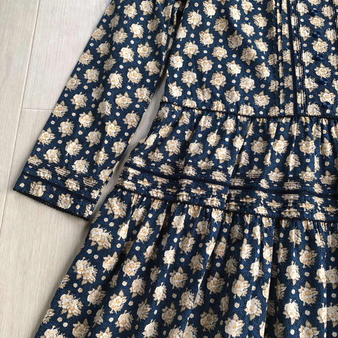 ワンダフルワールド 花柄 ピンタック マトンスリーブ 紺色 ワンピース