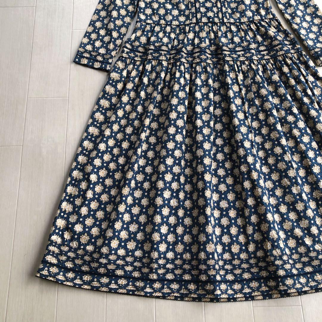 ワンダフルワールド 花柄 ピンタック マトンスリーブ 紺色 ワンピース