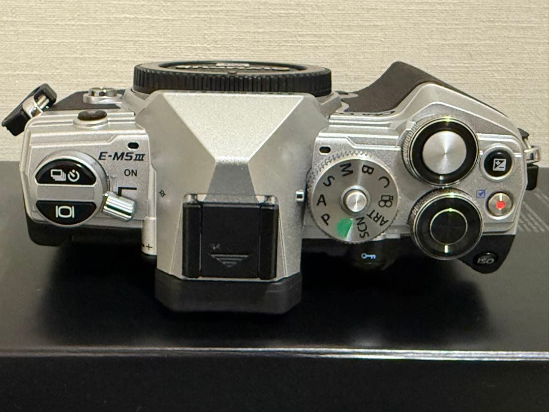 E-M5 Mark III本体+12-45㎜ F4.0 PRO+レンズ2本etc