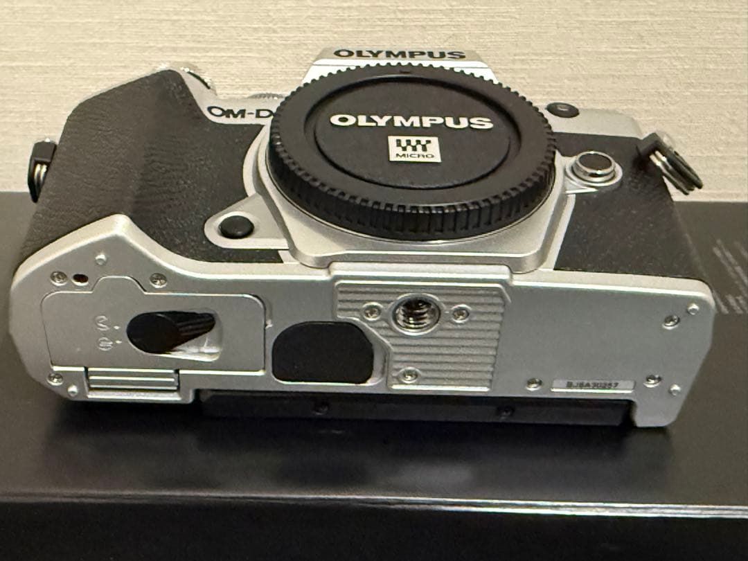 E-M5 Mark III本体+12-45㎜ F4.0 PRO+レンズ2本etc