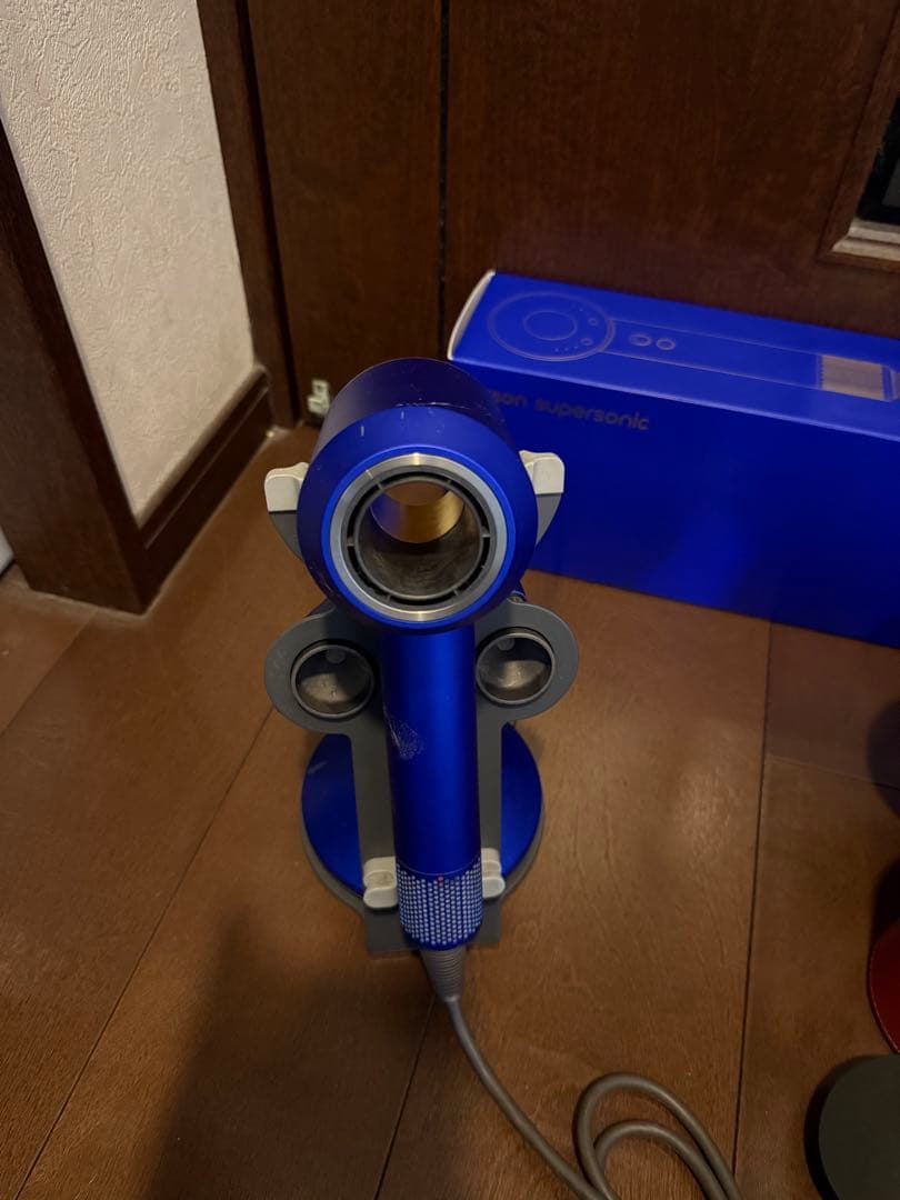 ダイソン スーパーソニック イオニック ヘアードライヤー 23.75K金箔　限定