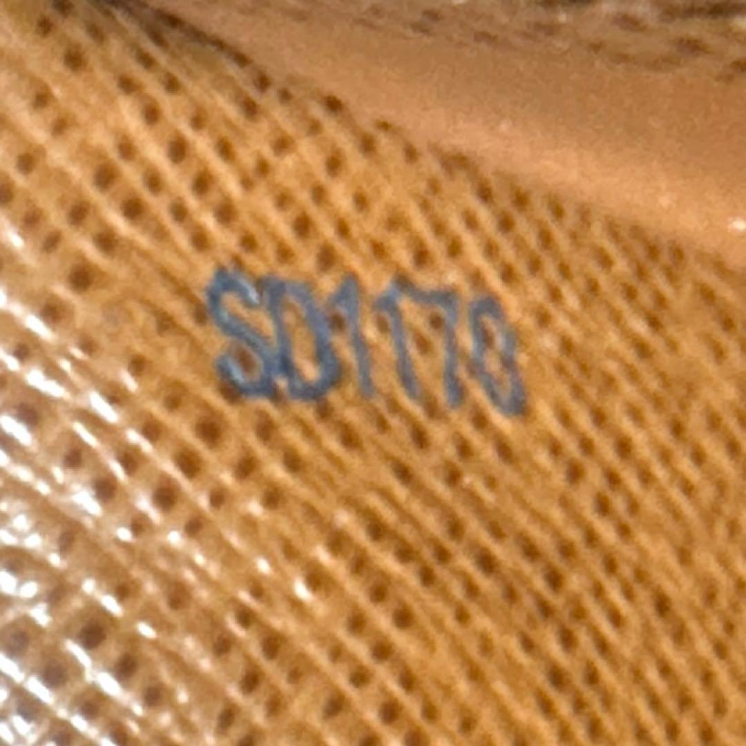 13☆美品♪カード10枚タイプ☆サラ長財布