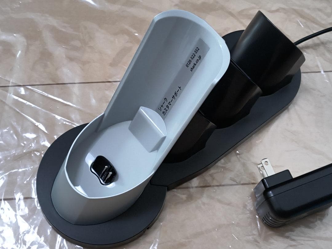 Shark EVOPOWER EX WV415JWH　充電式ハンディクリーナー