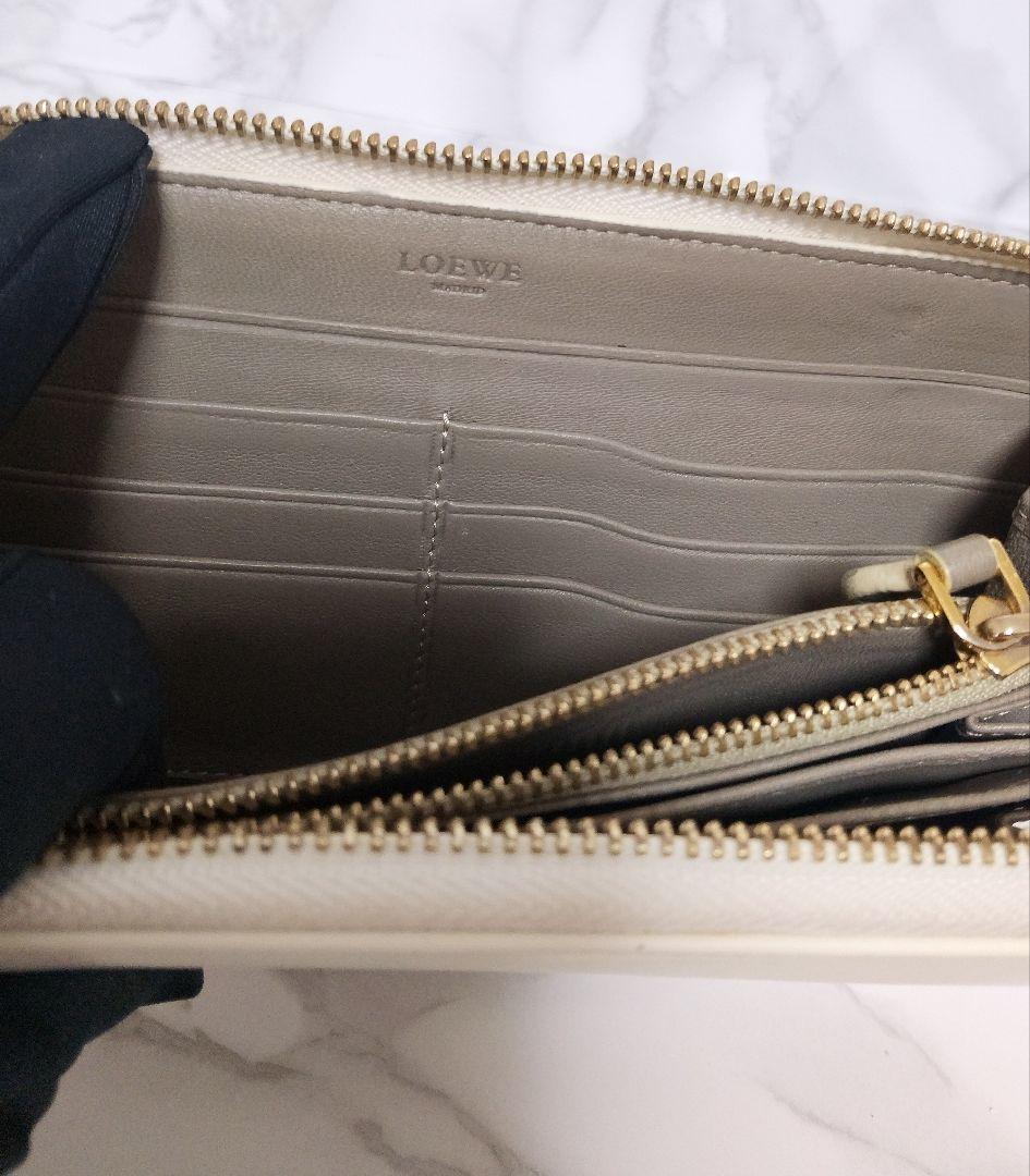LOEWE 長財布 ラウンドファスナー レザー アイボリー系 上品