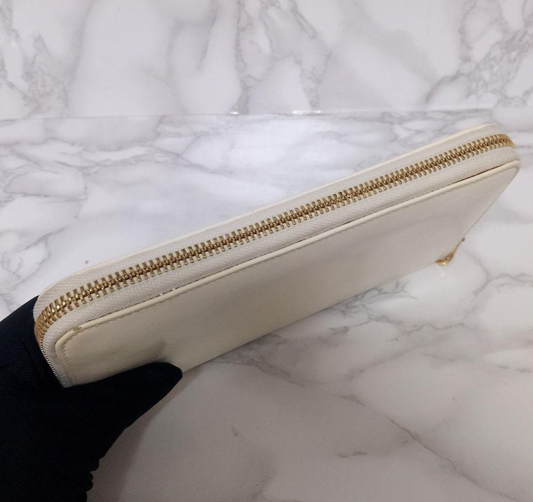 LOEWE 長財布 ラウンドファスナー レザー アイボリー系 上品