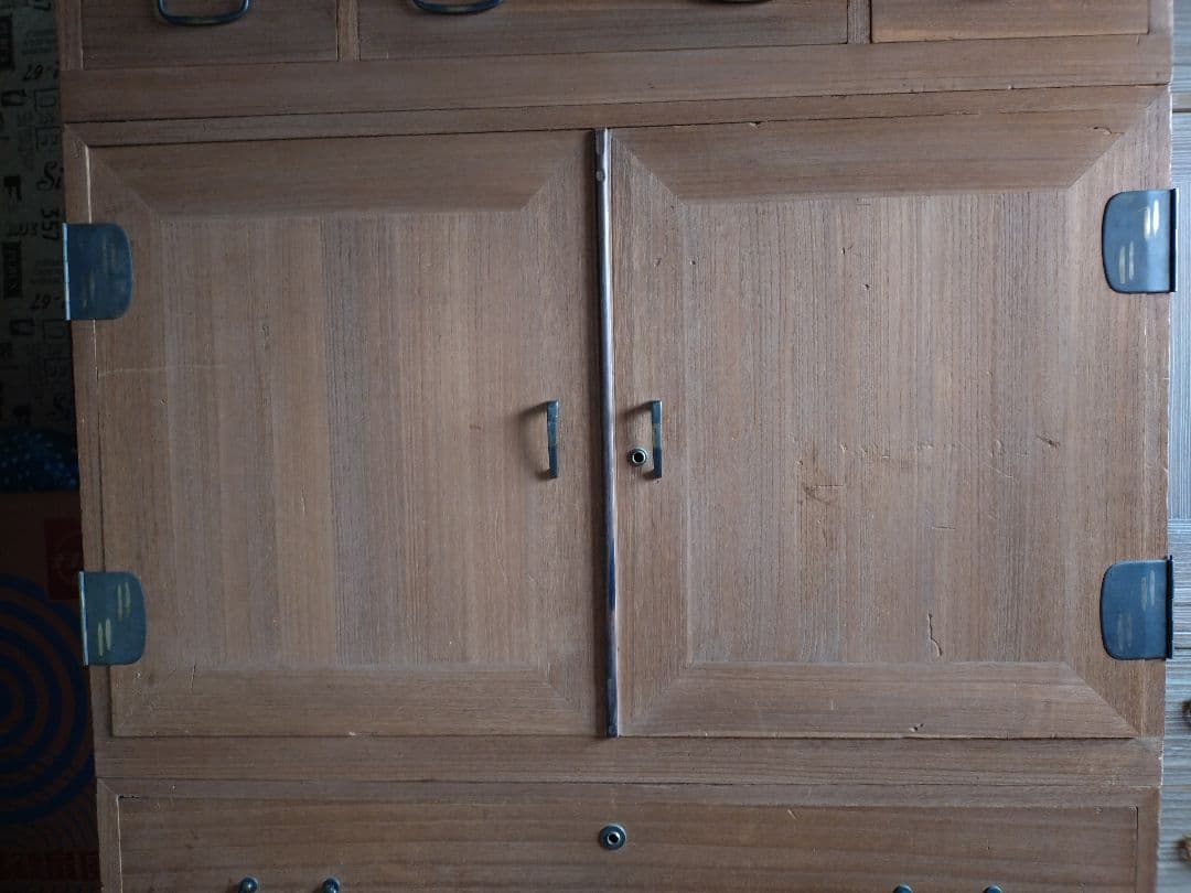 【送料込】桐箪笥 年代物 アンティーク タンス 家具 着物入れ 3分割可能