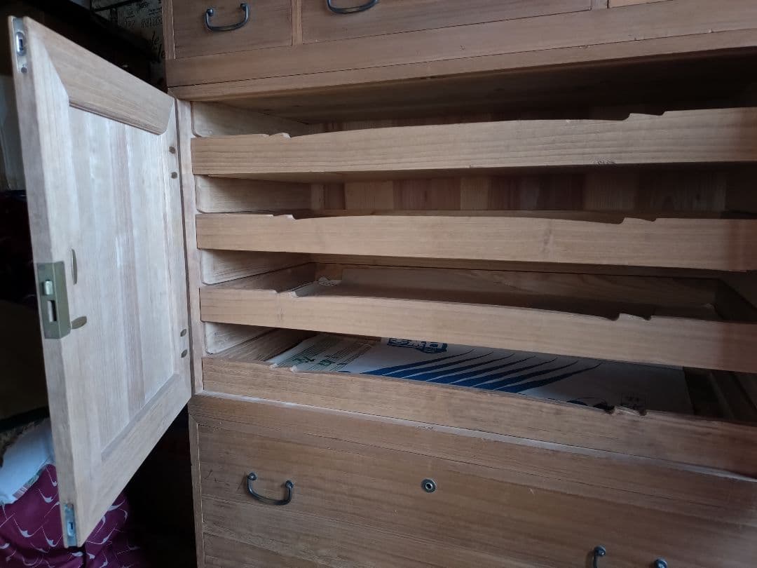 【送料込】桐箪笥 年代物 アンティーク タンス 家具 着物入れ 3分割可能