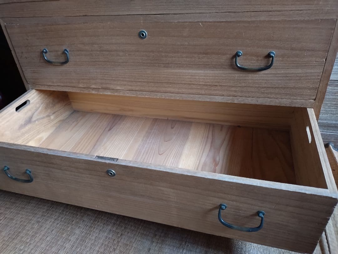 【送料込】桐箪笥 年代物 アンティーク タンス 家具 着物入れ 3分割可能