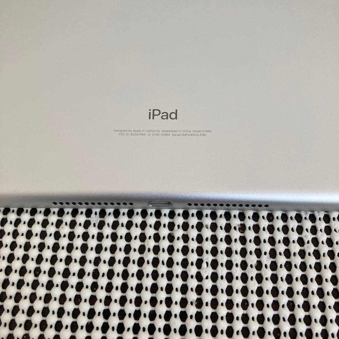 60 極美品新品級☆電池ほぼ新品☆iPad6 第6世代 32GB SIMフリー☆