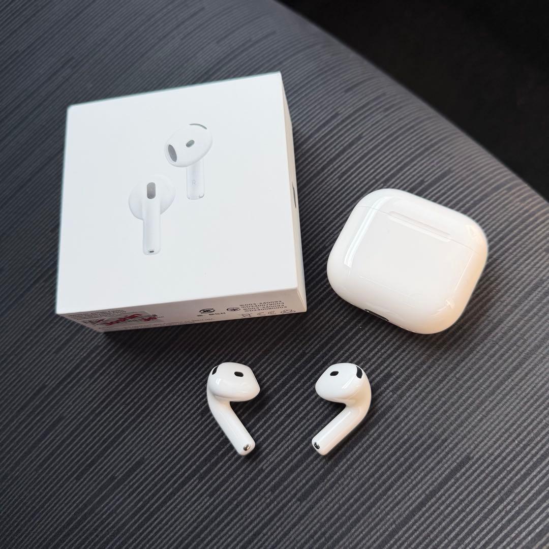 【ほぼ新品】Apple Airpods ４ノイズキャンセリング機能搭載モデル