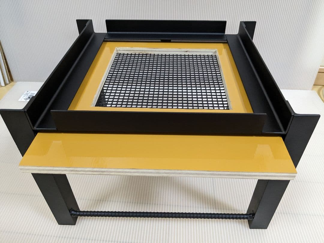 重箱式巣箱台　２台　ニホンミツバチ　鉄製台