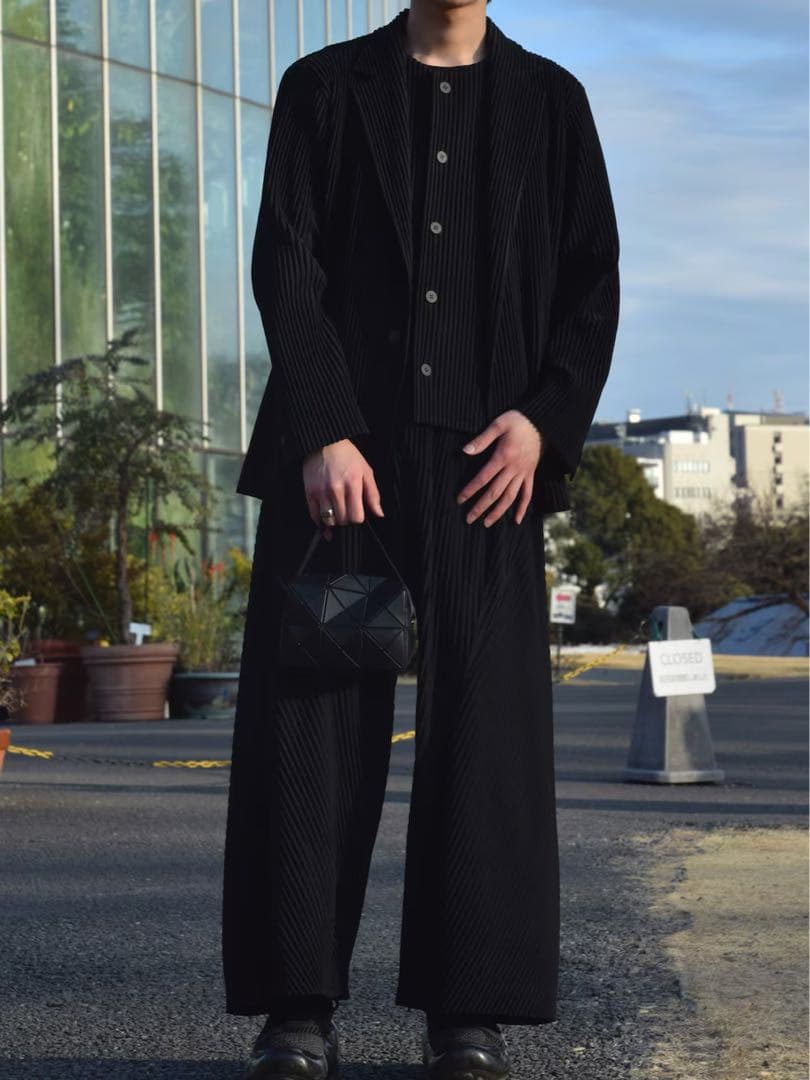 HOMME PLISSÉ ISSEY MIYAKE セットアップ ブラック