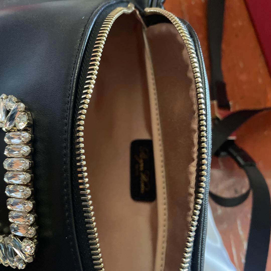 Roger Vivier ブラック ボディバッグ