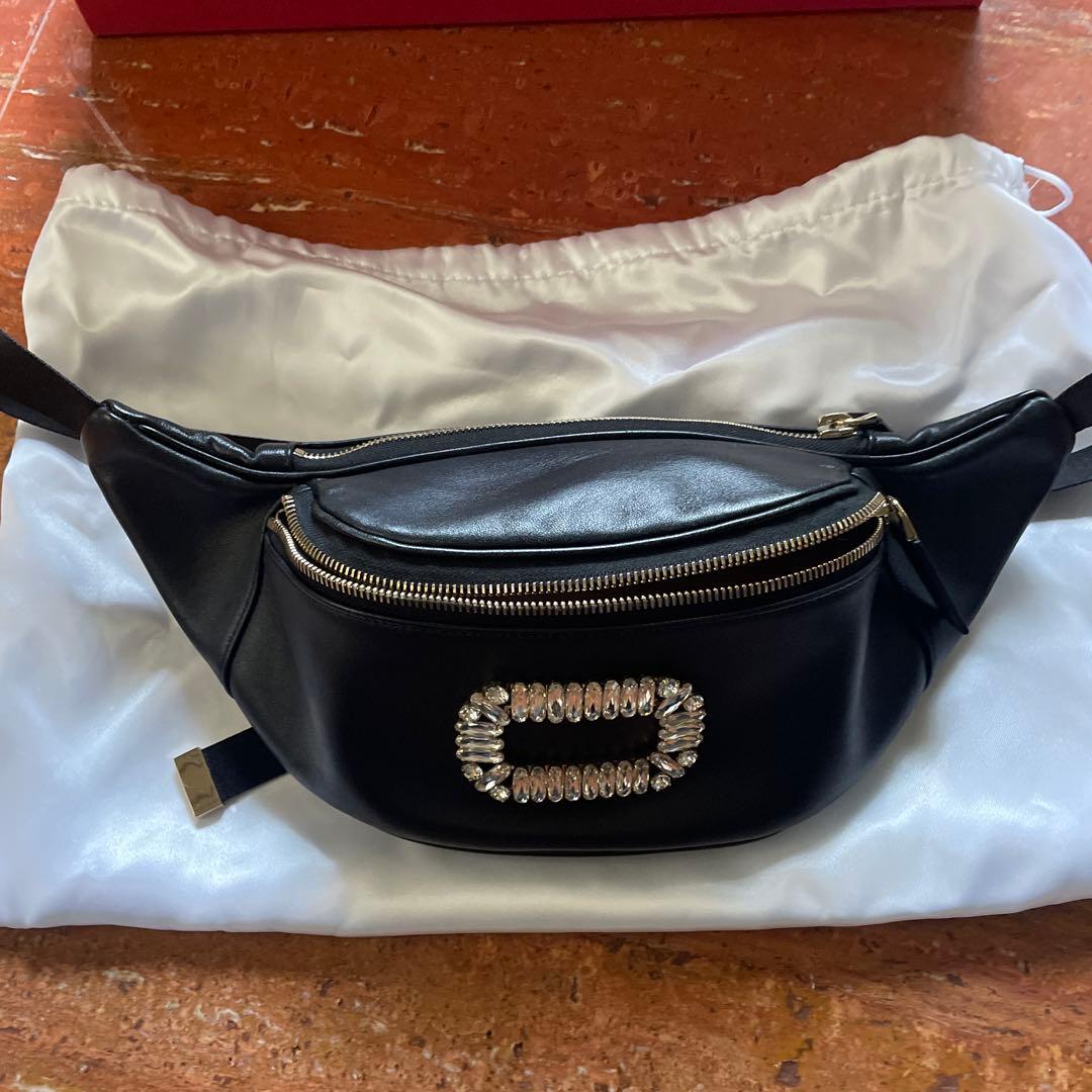 Roger Vivier ブラック ボディバッグ