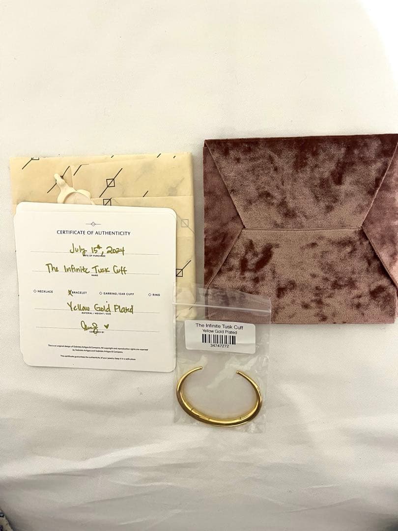 ガブリエラ アルティガス　INFINITE TUSK CUFF Cバングル