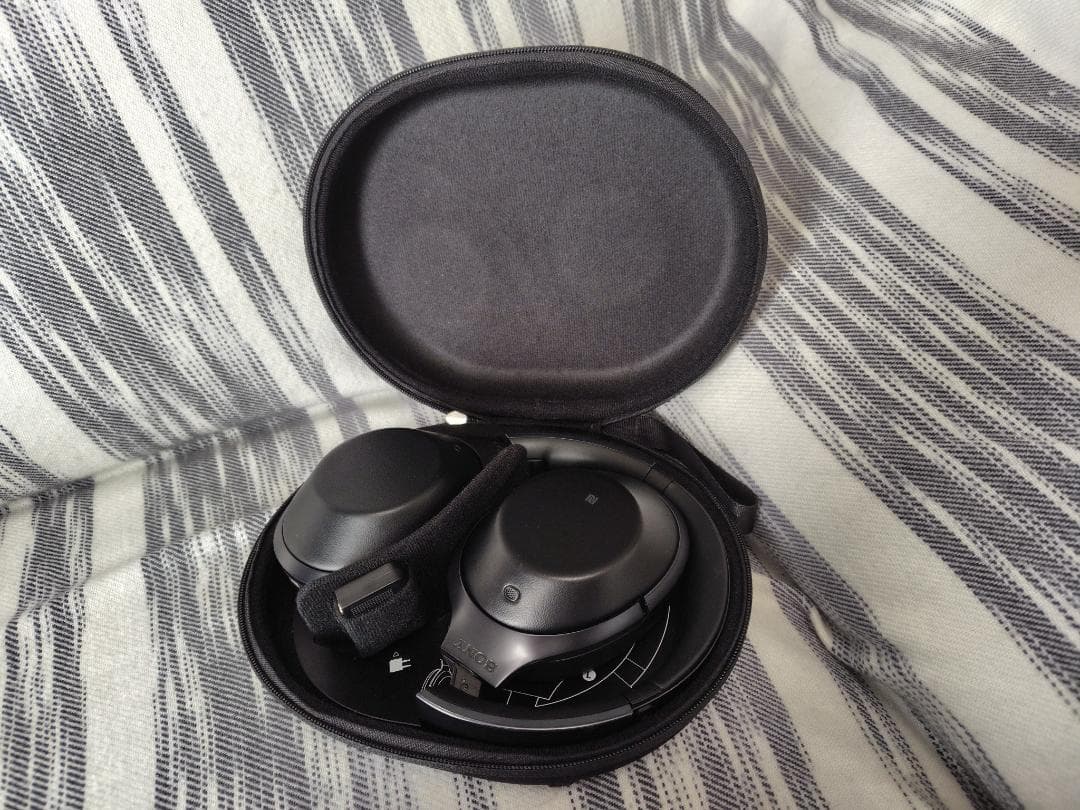 SONY製 ワイヤレスノイズキャンセリングヘッドホン MDR-1000X