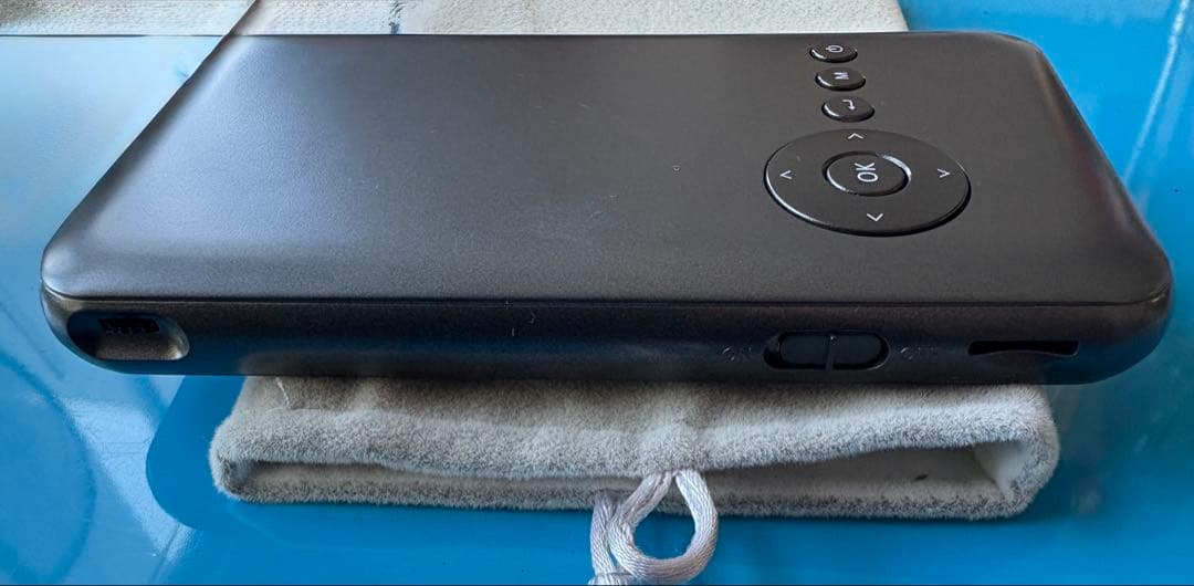 カベーニ　KABENI スマホサイズプロジェクター