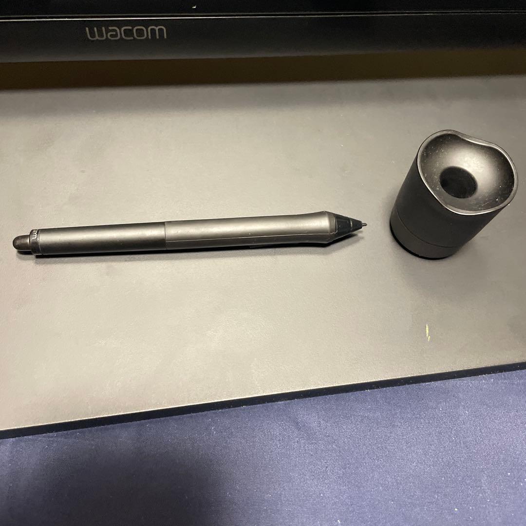 Wacom 液晶タブレット Cintiq 24HD DTK-2400 　ペン付き