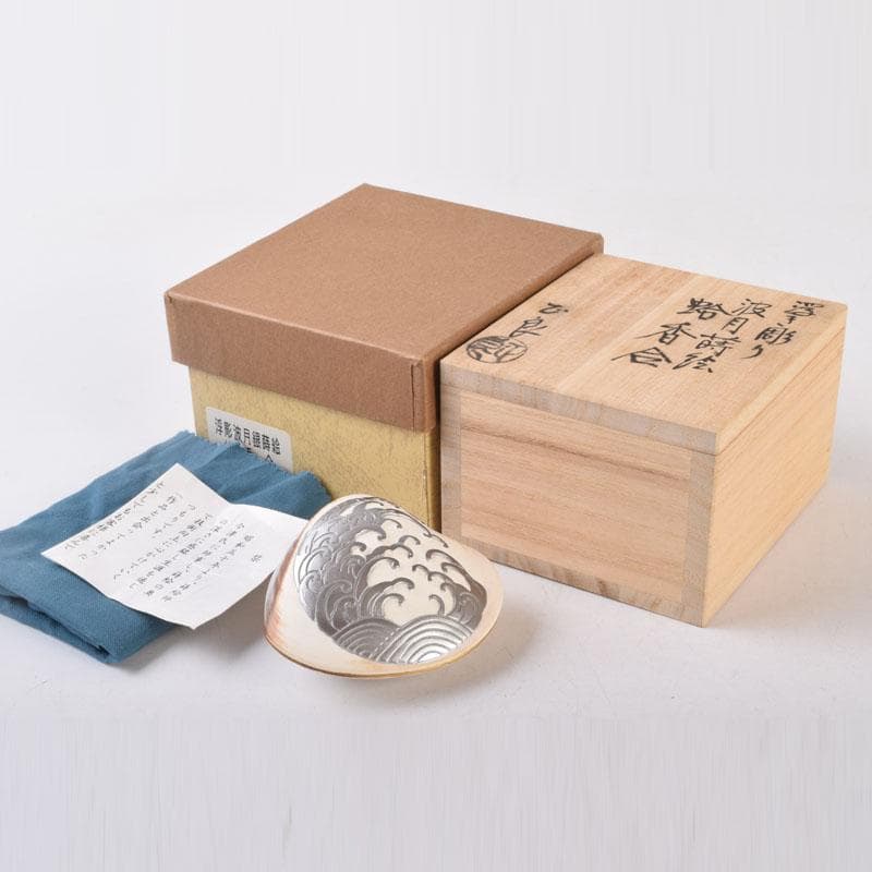 ジンジャー 　高橋正良作　浮彫　波月蒔絵　蛤香合　共箱　C　8518