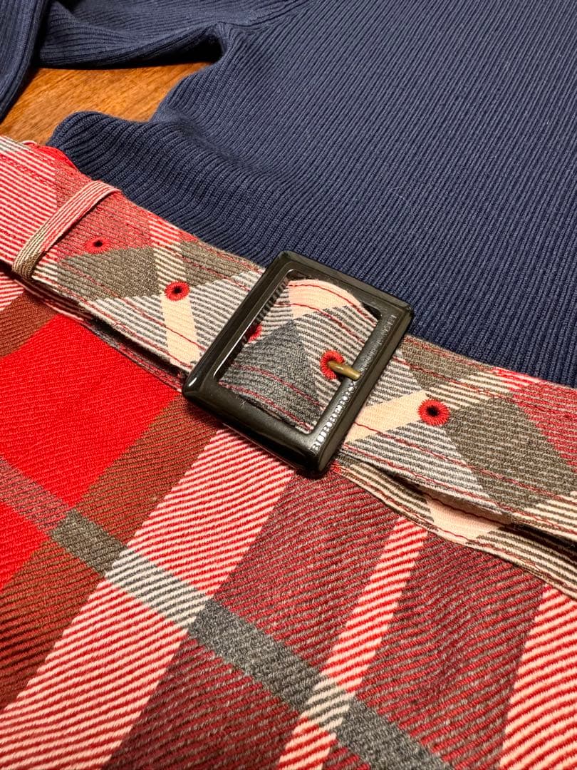 BURBERRYネイビー タートルネック チェック柄スカート