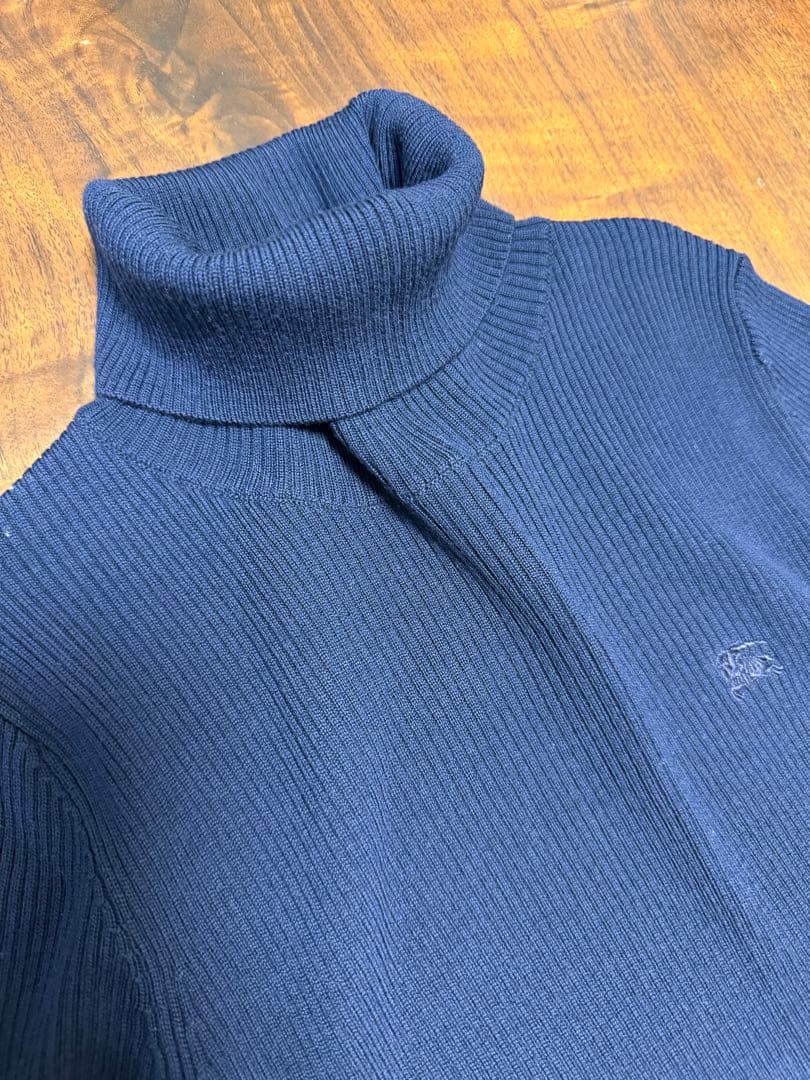 BURBERRYネイビー タートルネック チェック柄スカート