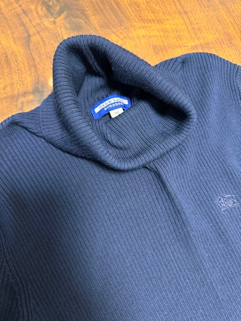 BURBERRYネイビー タートルネック チェック柄スカート