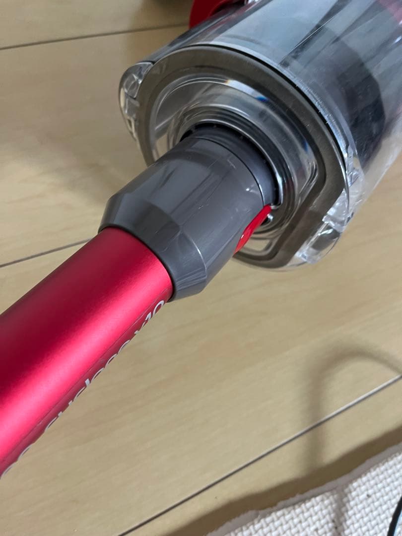 ダイソンSV12コードレスクリーナー