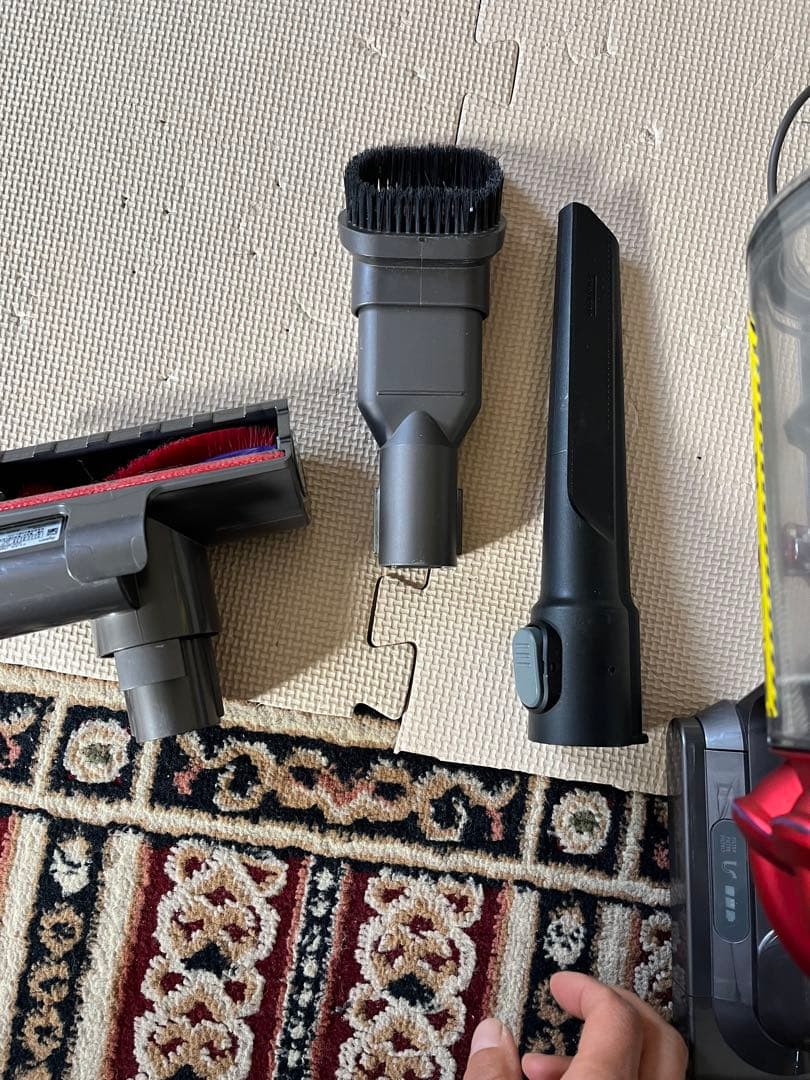 ダイソンSV12コードレスクリーナー