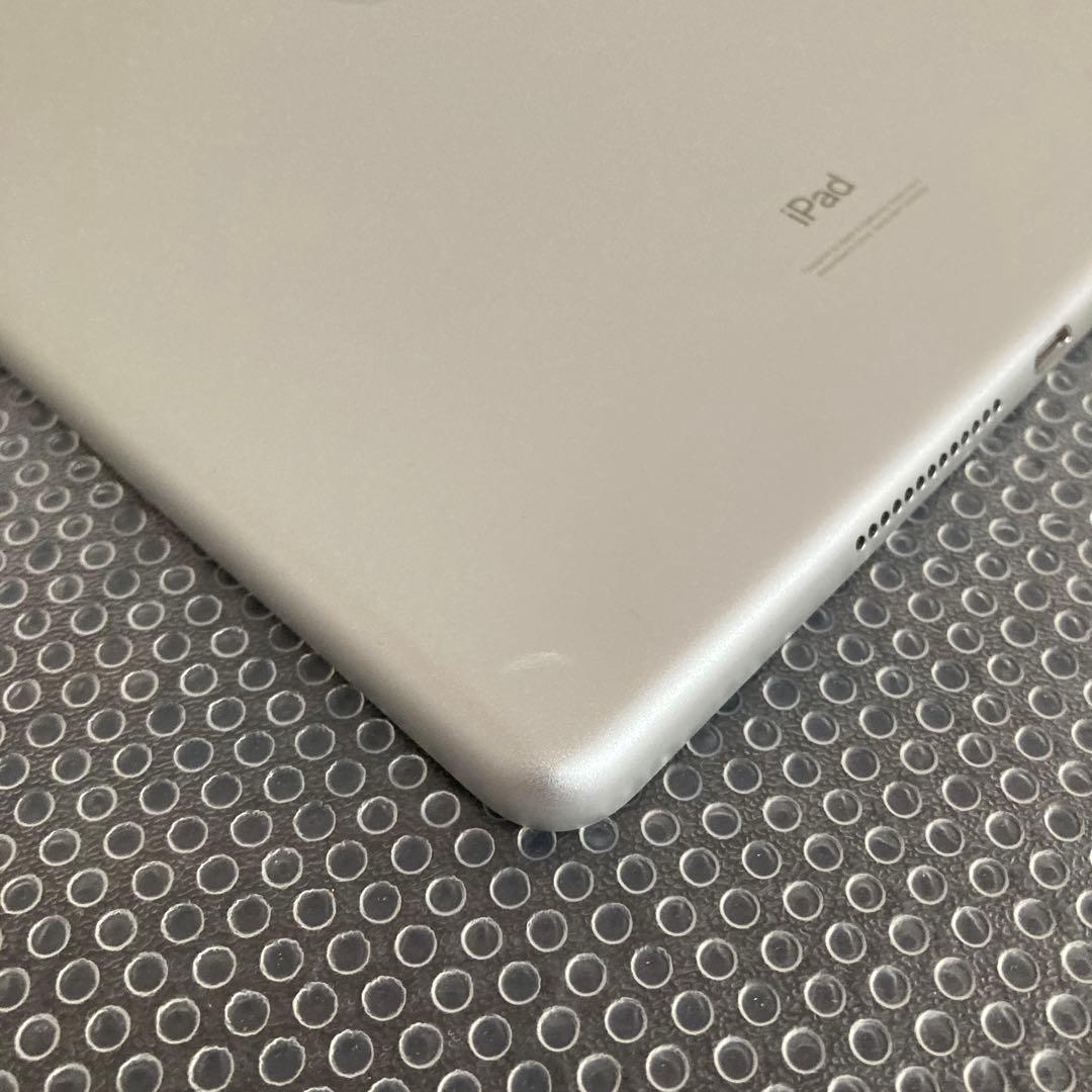 3585【早い者勝ち】比較的美品☆iPad8 第8世代 32GB WIFIモデル