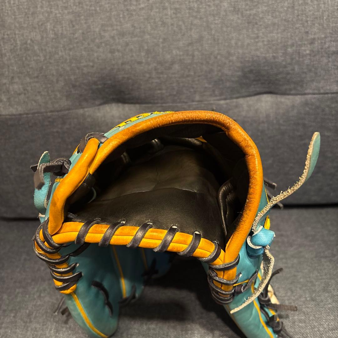 ぴ*ぴ様 【日本未発売】Wilson A2000 1799 12.75インチ 硬