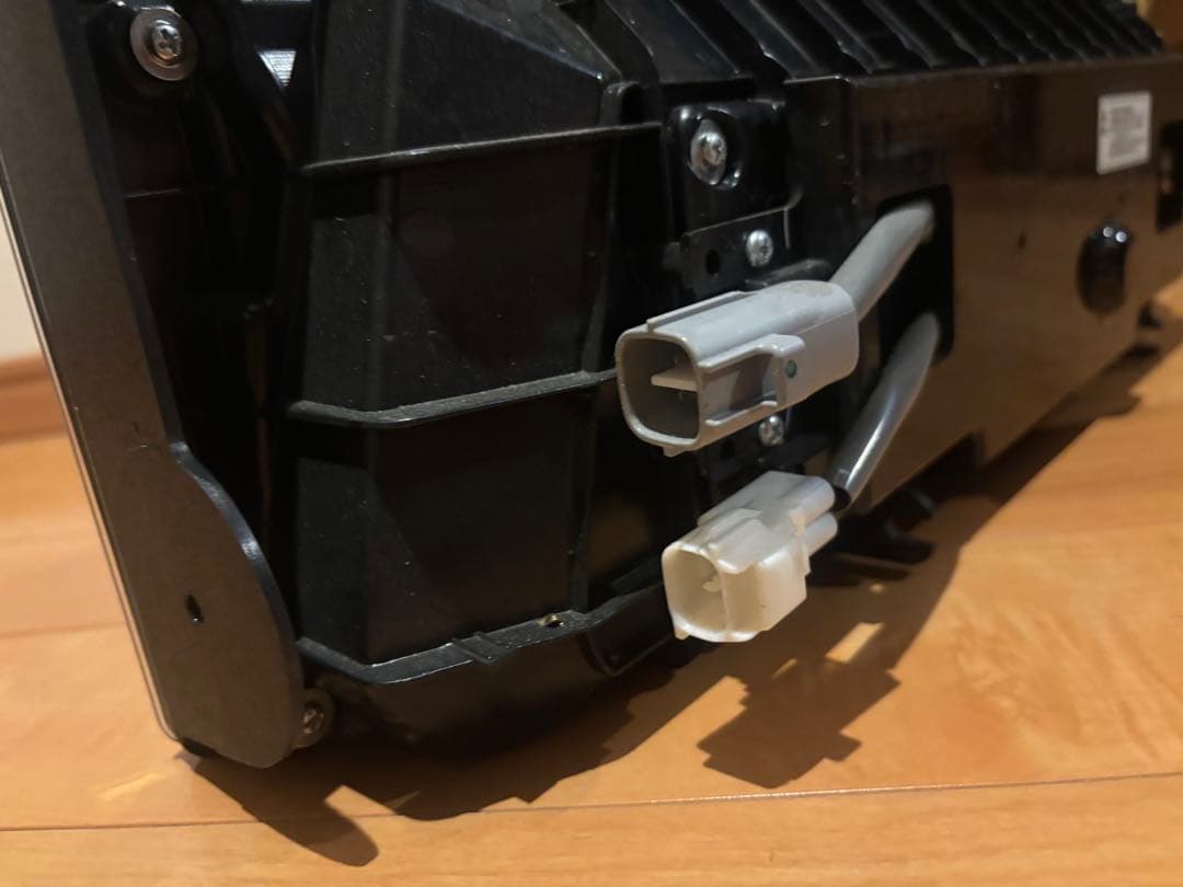 koito 3連 リアコンビネーションランプ 左右セット ISUZU 新車外し