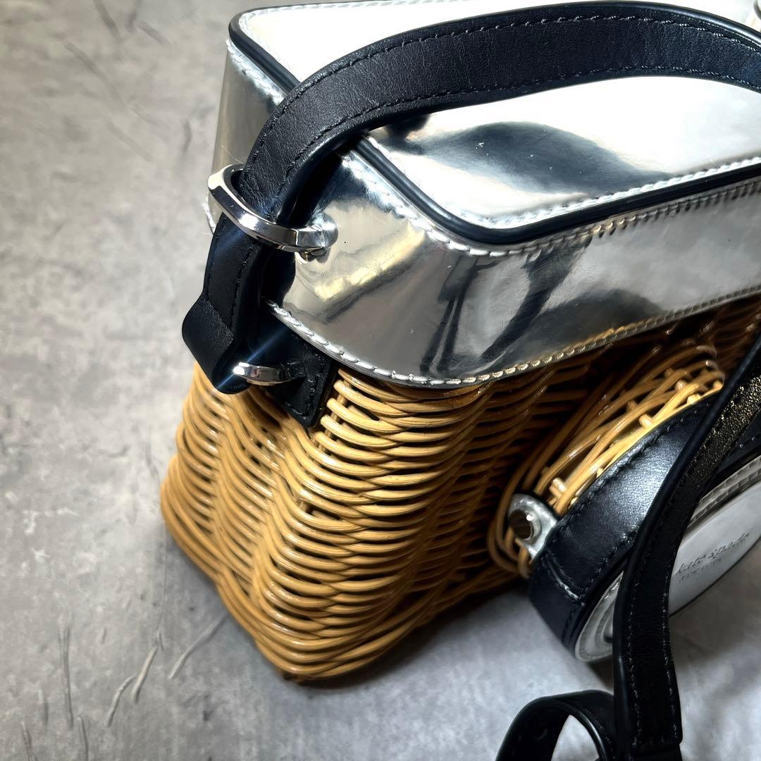 未使用 完売品　ケイトスペード カゴバック カメラ ショルダーバッグ　シルバー