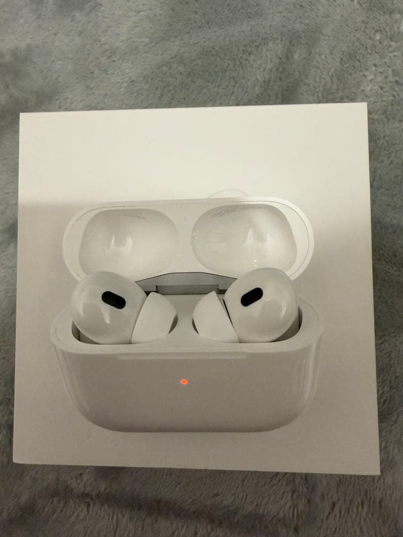 【美品】AirPods Pro 第2世代 USB-C 本体 箱、イヤーチップ付き