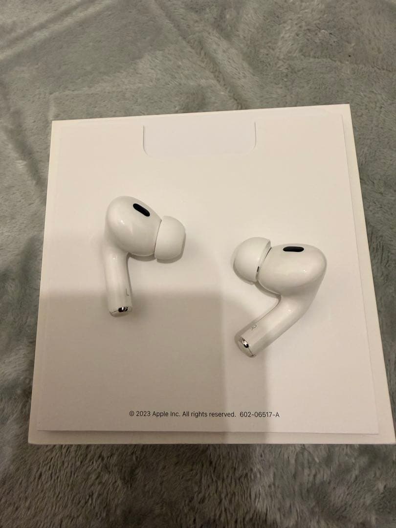 【美品】AirPods Pro 第2世代 USB-C 本体 箱、イヤーチップ付き