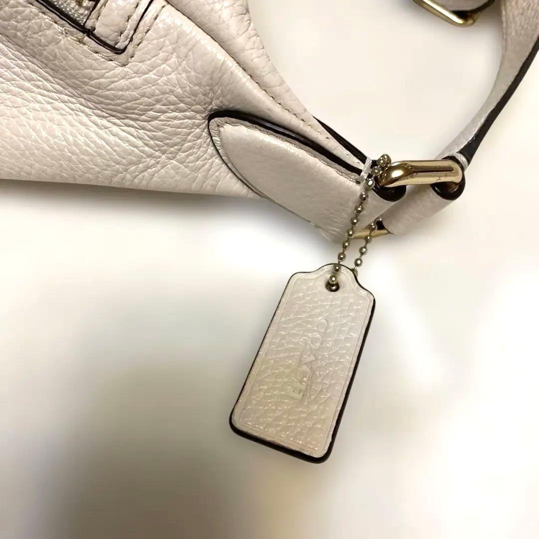 COACH ホワイトレザー ボディバッグ