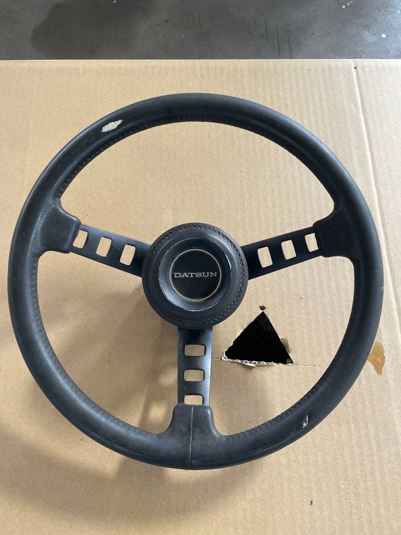 ダットサン　ハンドル　値引き対応可