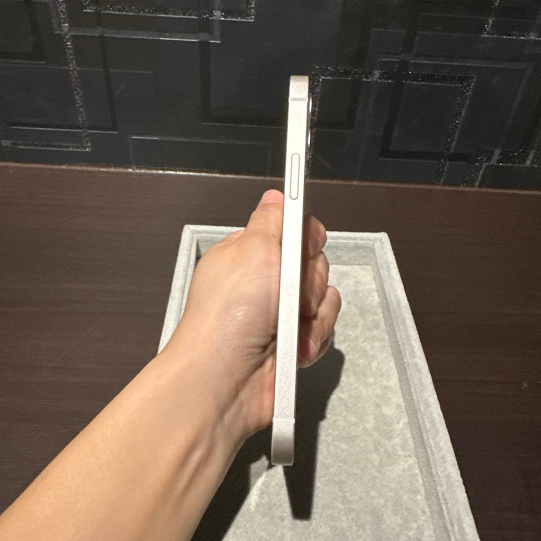 iPhone 12 64GB ホワイト【au】