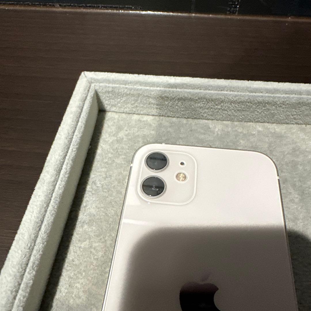 iPhone 12 64GB ホワイト【au】