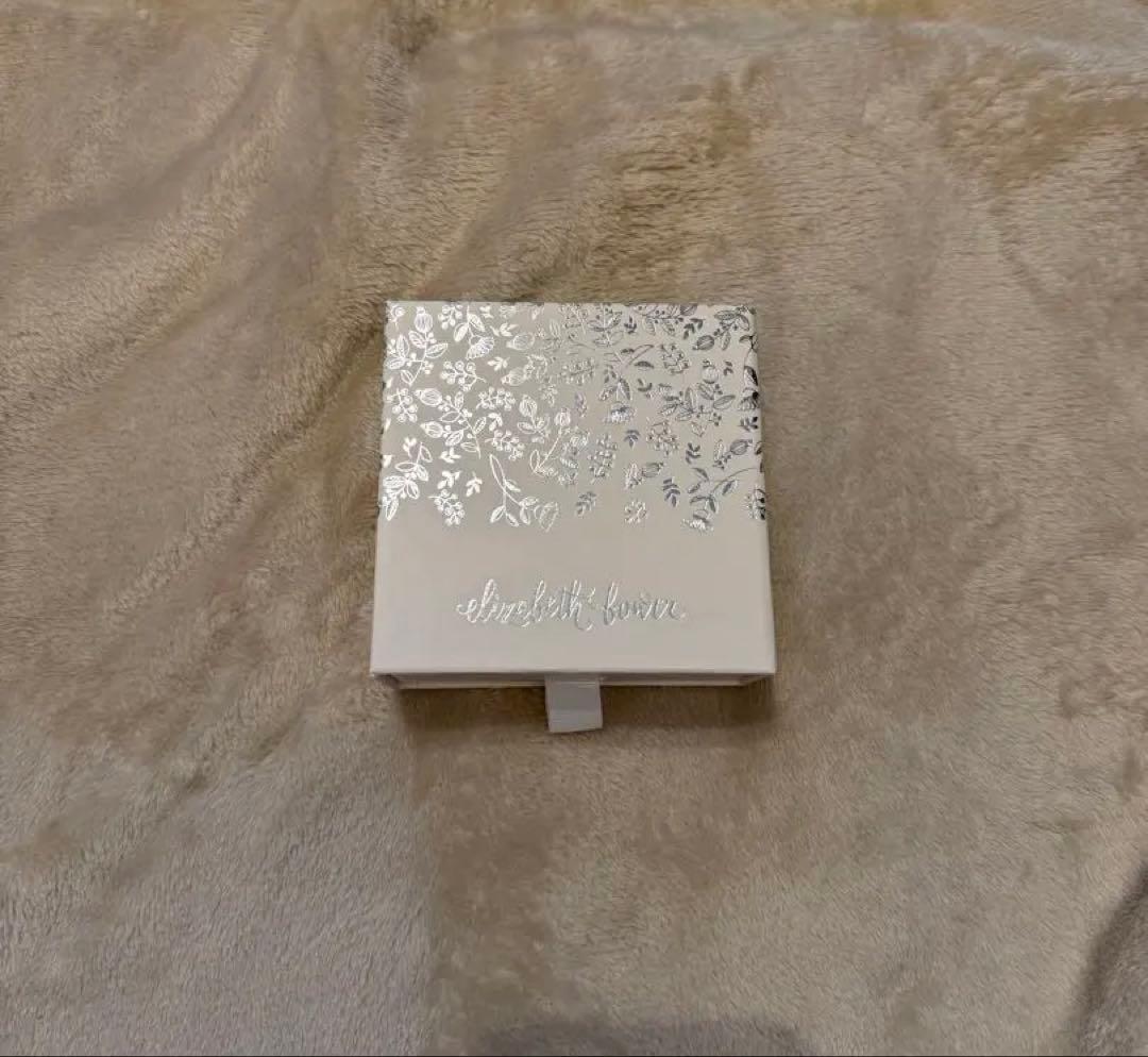 【Elizabeth Bower】エリザベスバウアー イヤリング　ゴールド